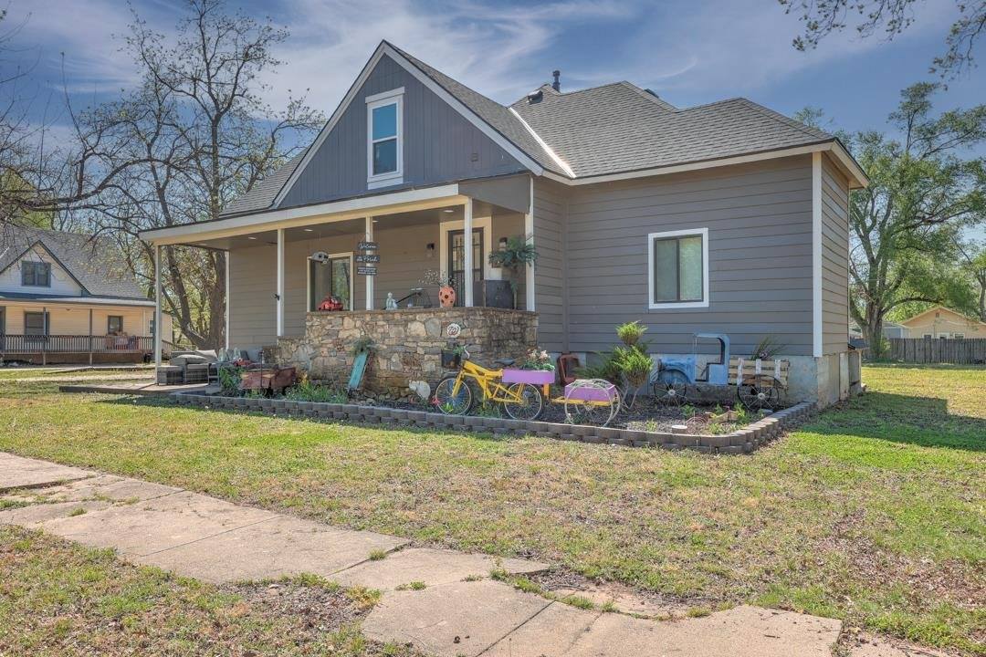 721 East 17th, Winfield, KS 67156