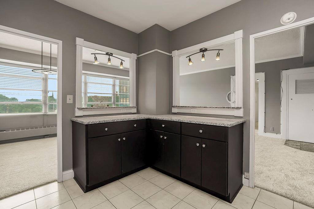 333 West Meyer Boulevard, Kansas City, MO 64113