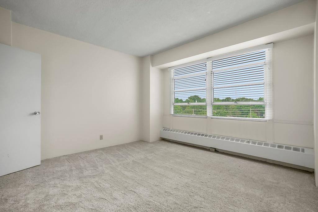333 West Meyer Boulevard, Kansas City, MO 64113