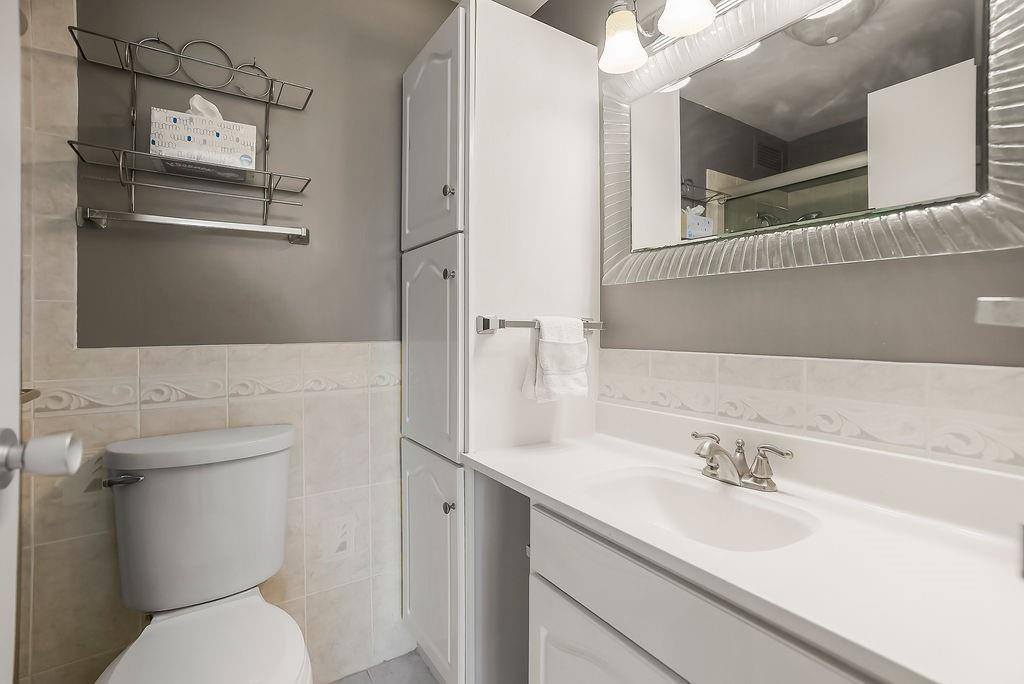 333 West Meyer Boulevard, Kansas City, MO 64113