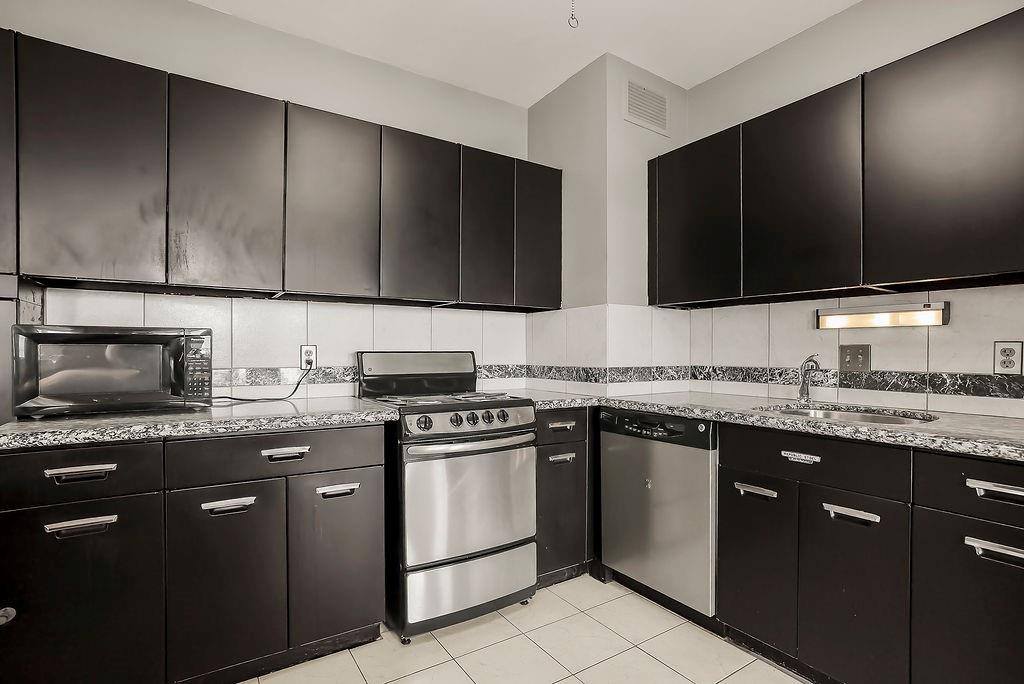 333 West Meyer Boulevard, Kansas City, MO 64113