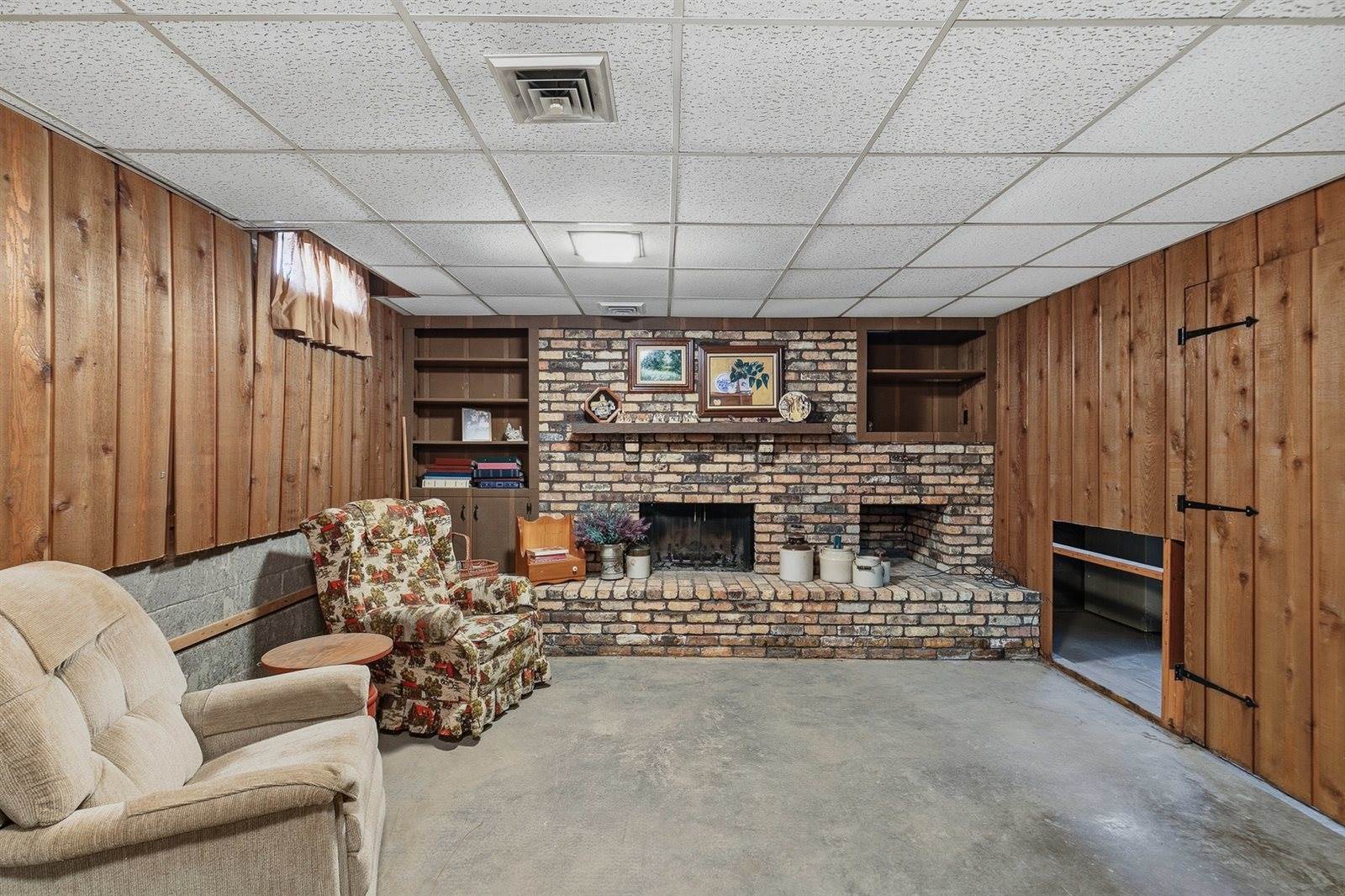 3324 34th Ave Court, Rock Island, IL 61201