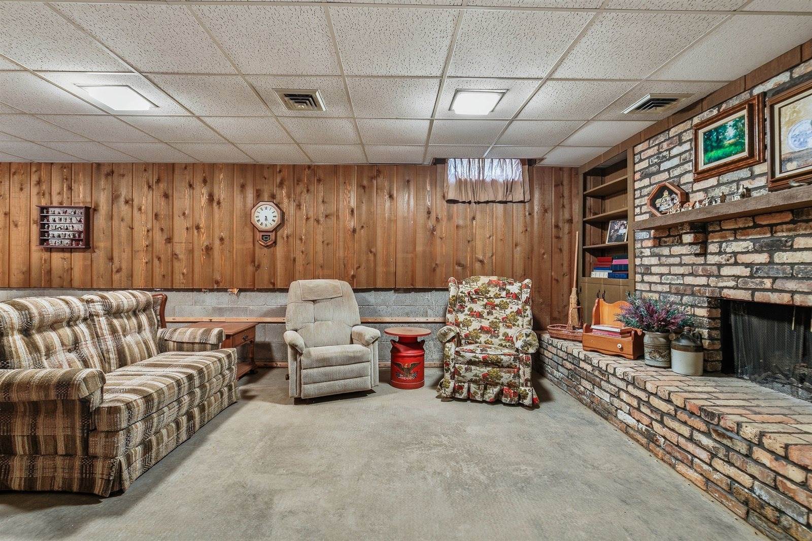 3324 34th Ave Court, Rock Island, IL 61201
