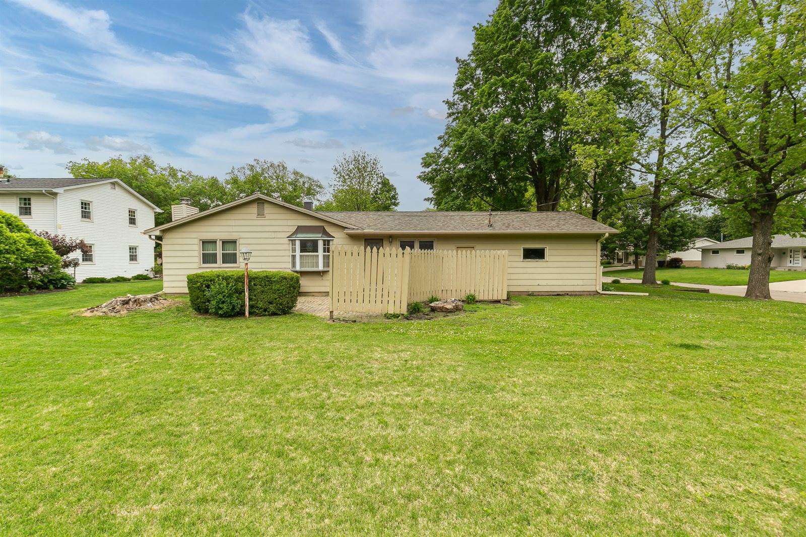 3324 34th Ave Court, Rock Island, IL 61201