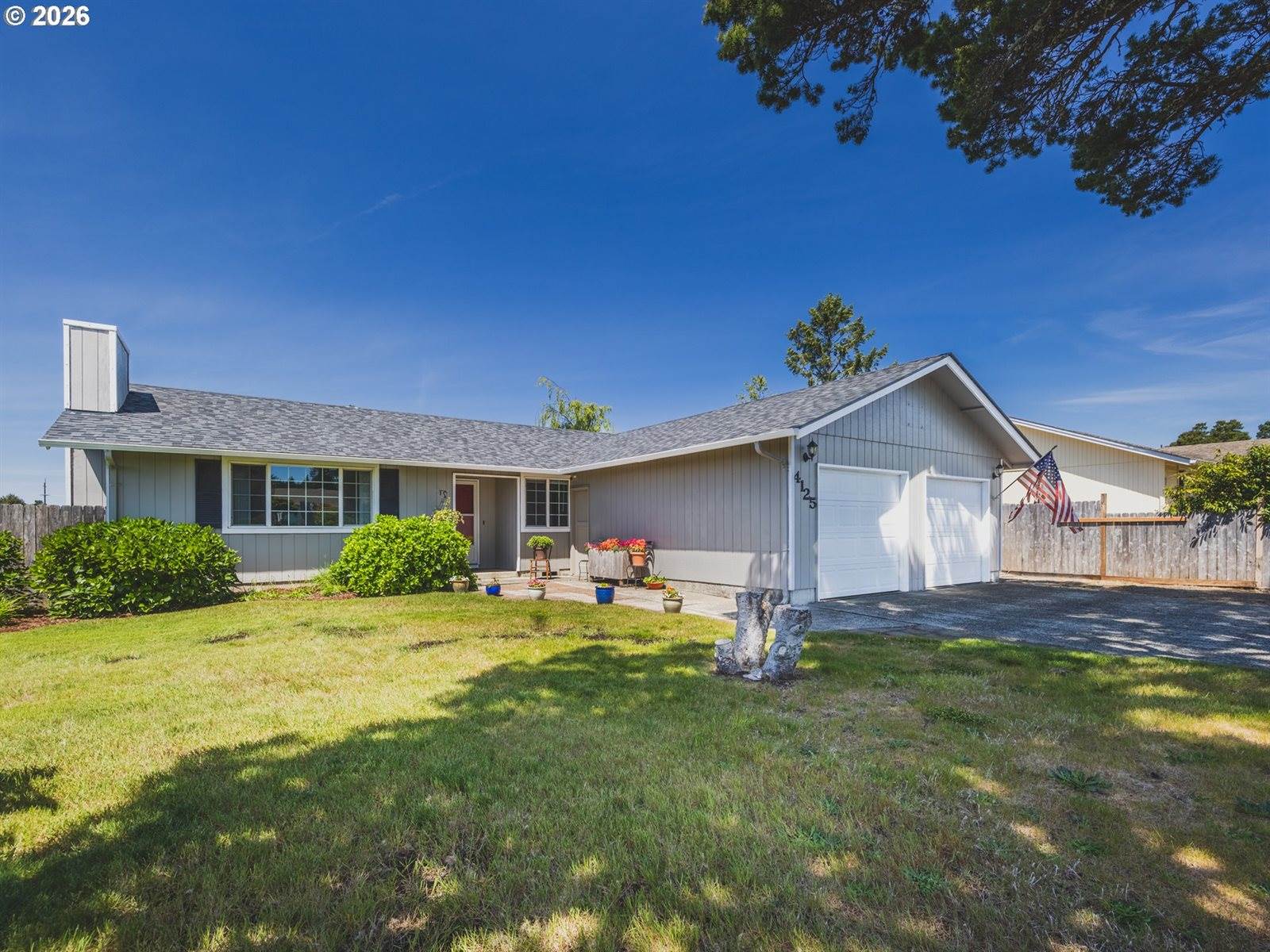 4125 Spruce St, Florence, OR 97439