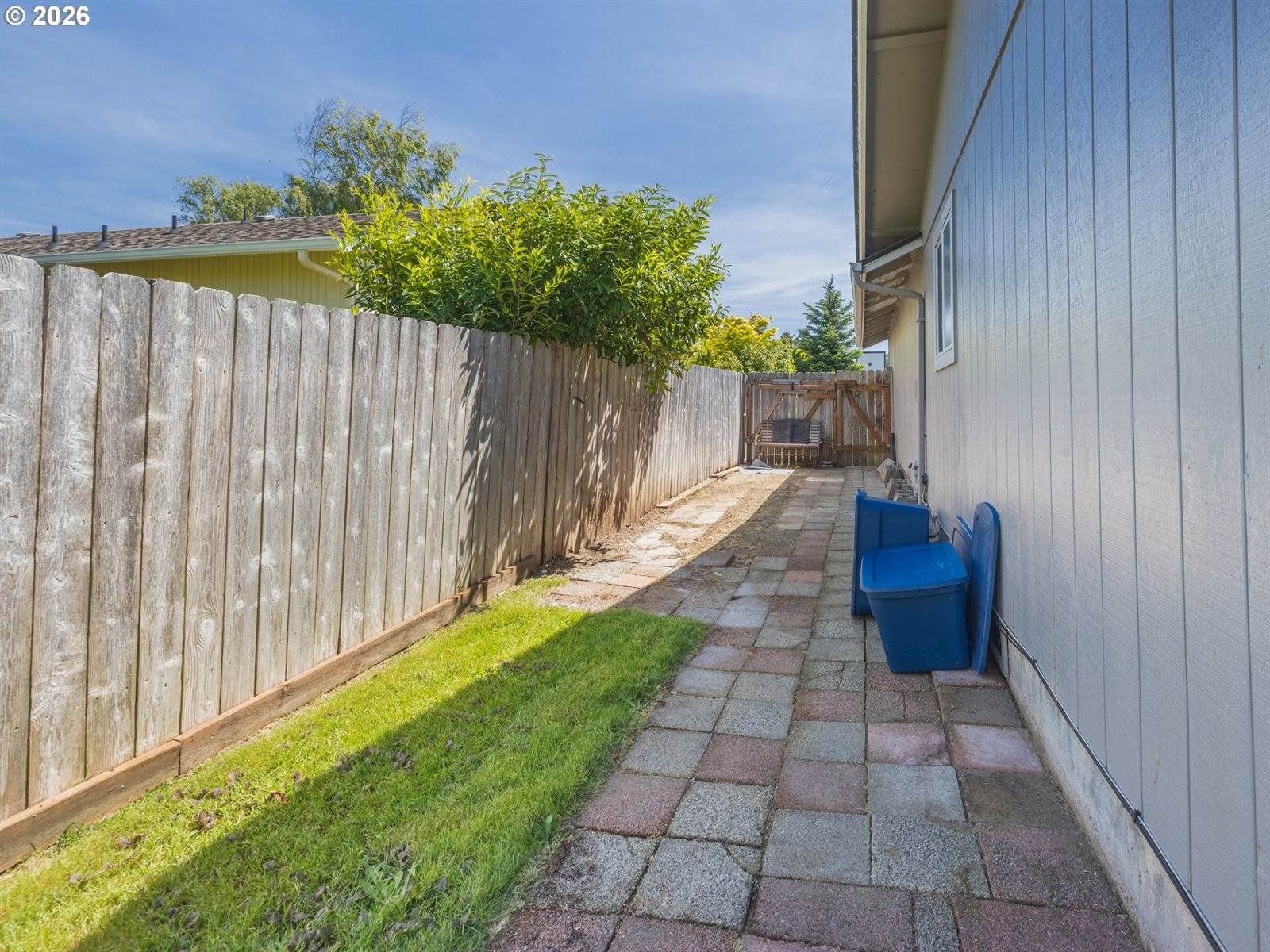 4125 Spruce St, Florence, OR 97439