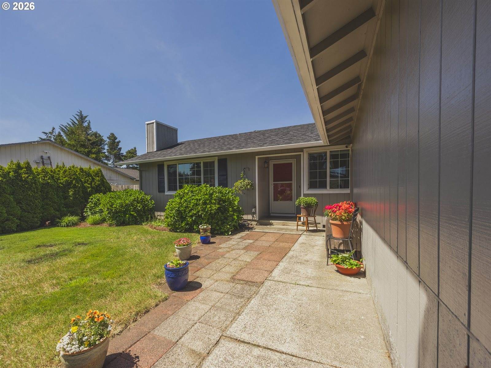 4125 Spruce St, Florence, OR 97439