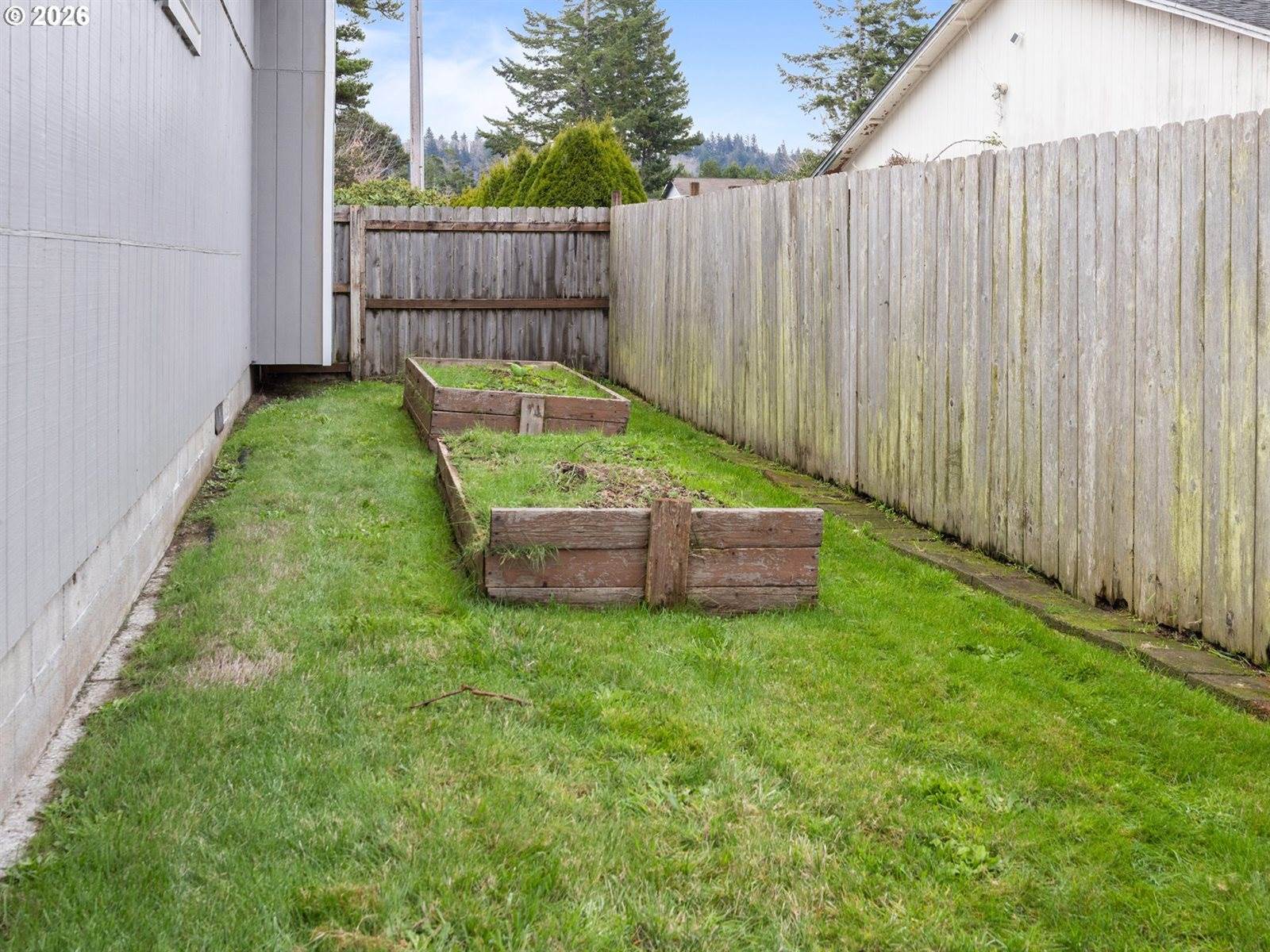 4125 Spruce St, Florence, OR 97439