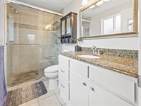 4125 Spruce St, Florence, OR 97439