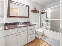 4125 Spruce St, Florence, OR 97439
