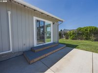 4125 Spruce St, Florence, OR 97439