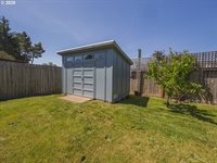 4125 Spruce St, Florence, OR 97439