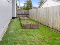 4125 Spruce St, Florence, OR 97439