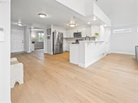 4125 Spruce St, Florence, OR 97439