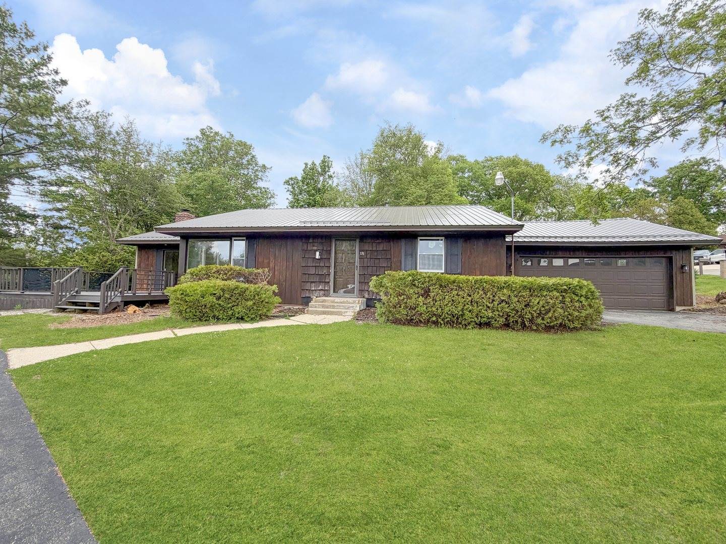 576 Timber Hills Drive, Freeport, IL 61032
