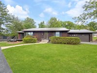 576 Timber Hills Drive, Freeport, IL 61032