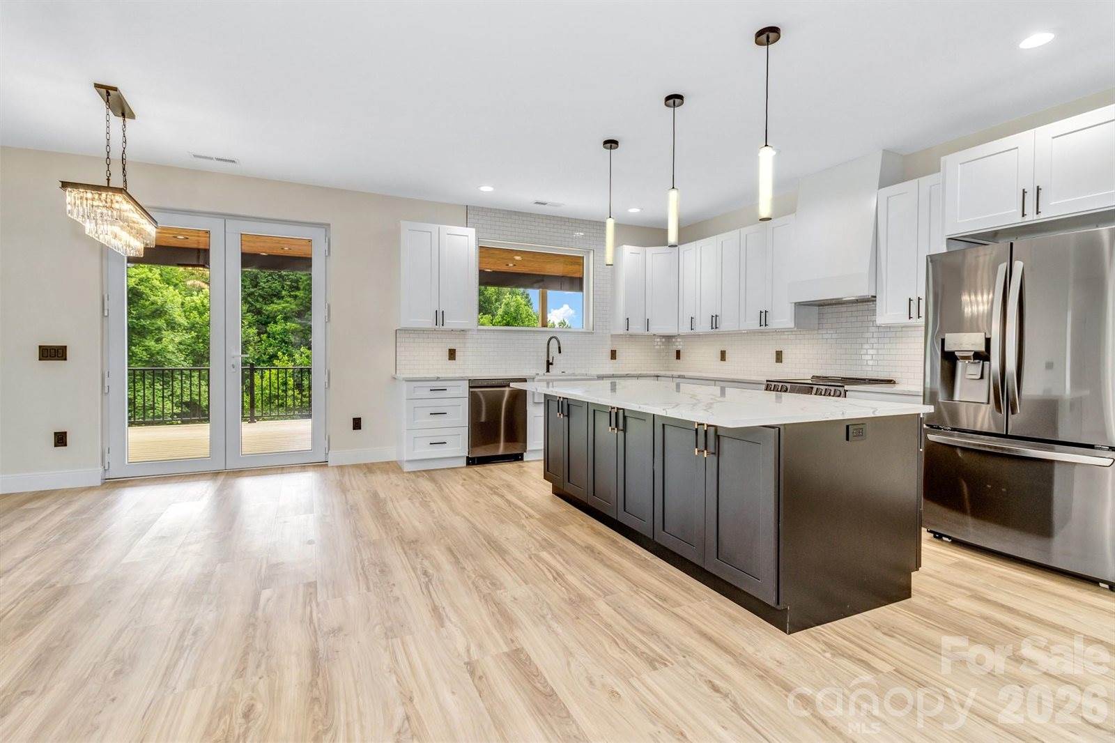 221 Coopers Drive, Hendersonville, NC 28739