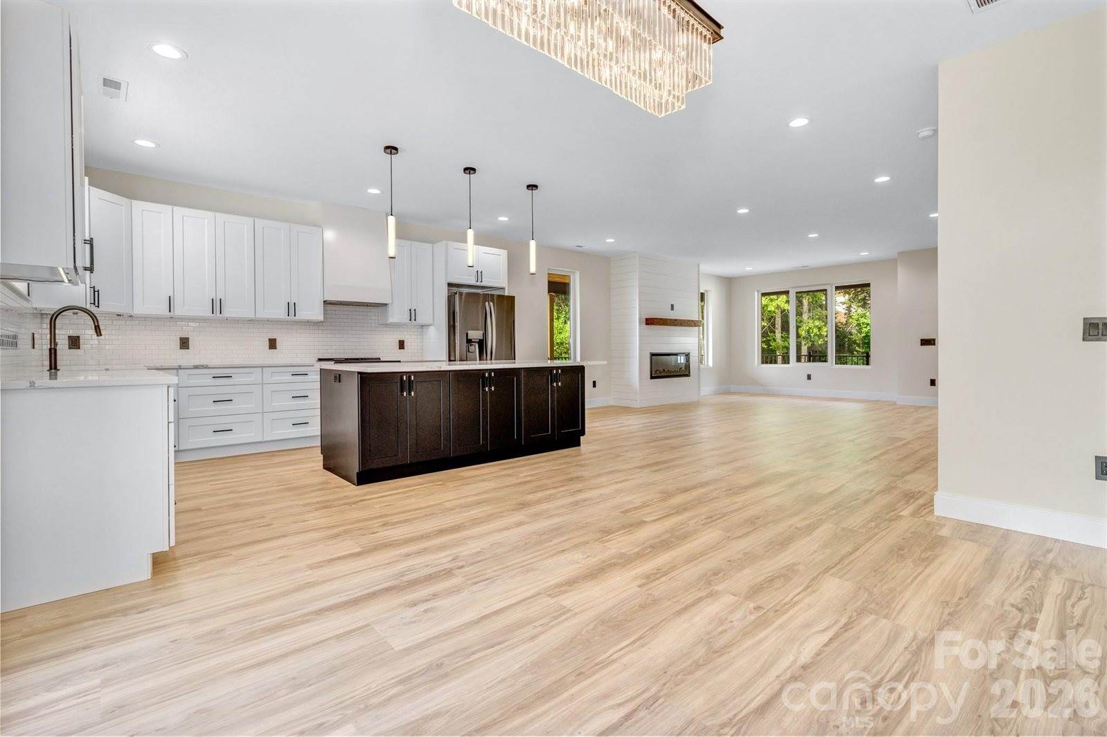 221 Coopers Drive, Hendersonville, NC 28739