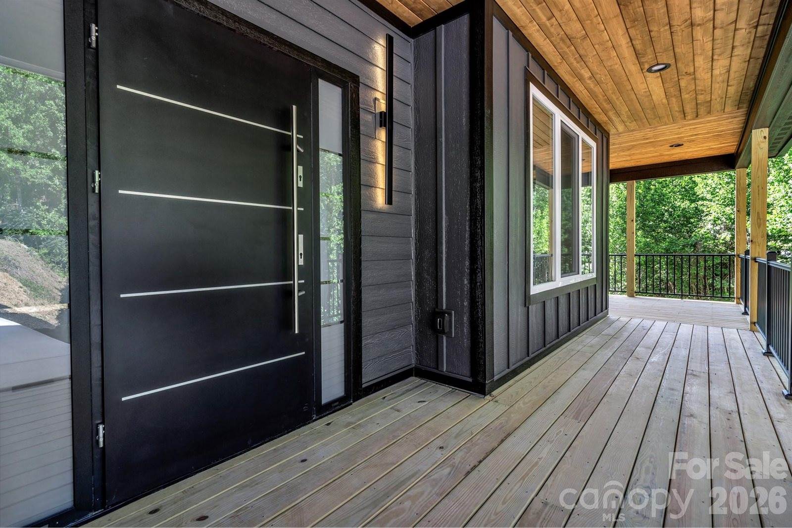221 Coopers Drive, Hendersonville, NC 28739