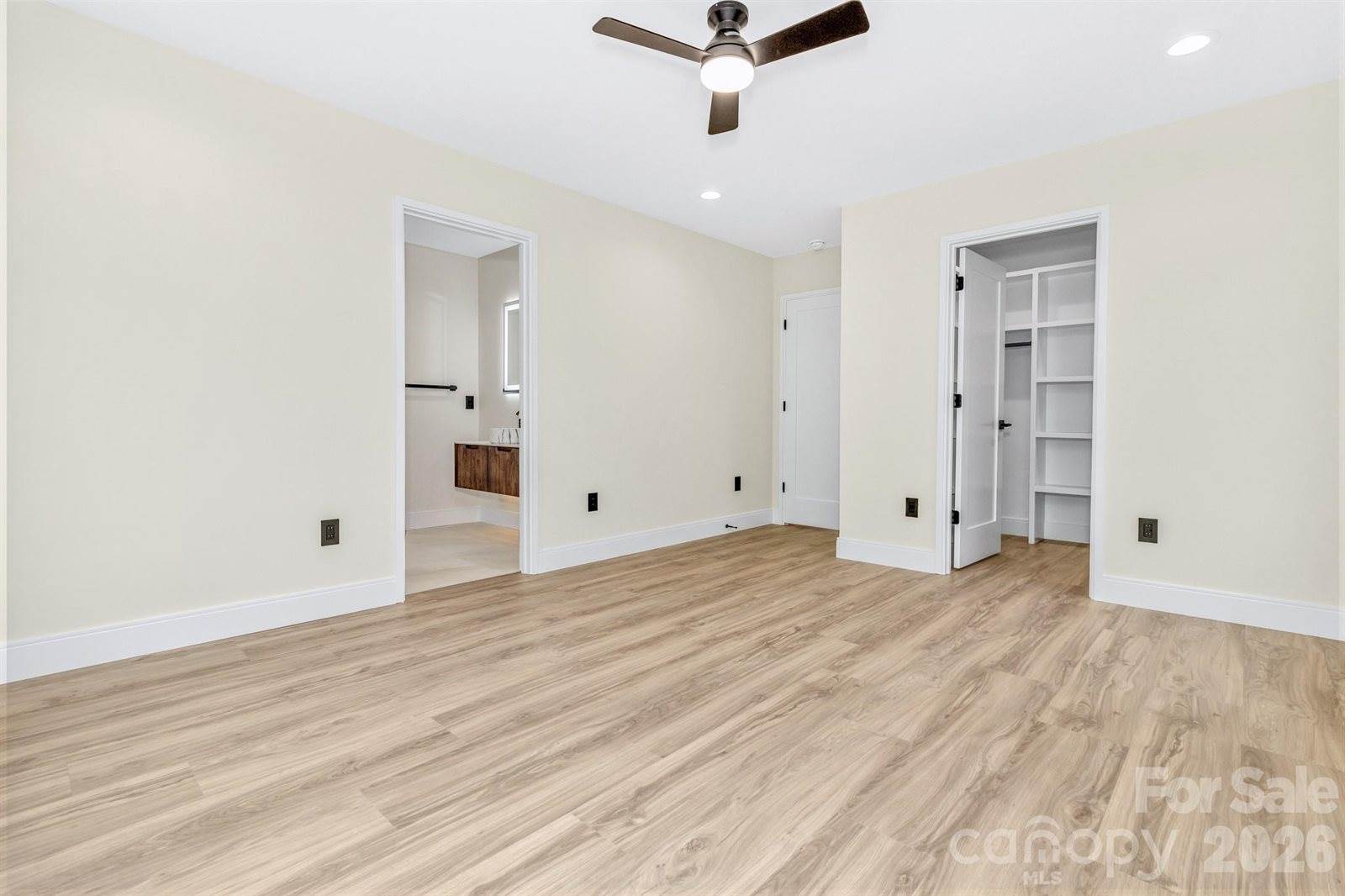221 Coopers Drive, Hendersonville, NC 28739