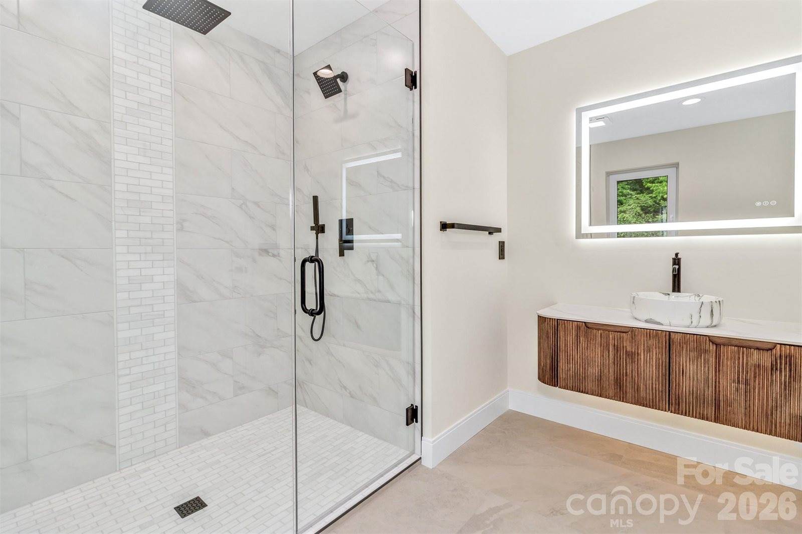 221 Coopers Drive, Hendersonville, NC 28739