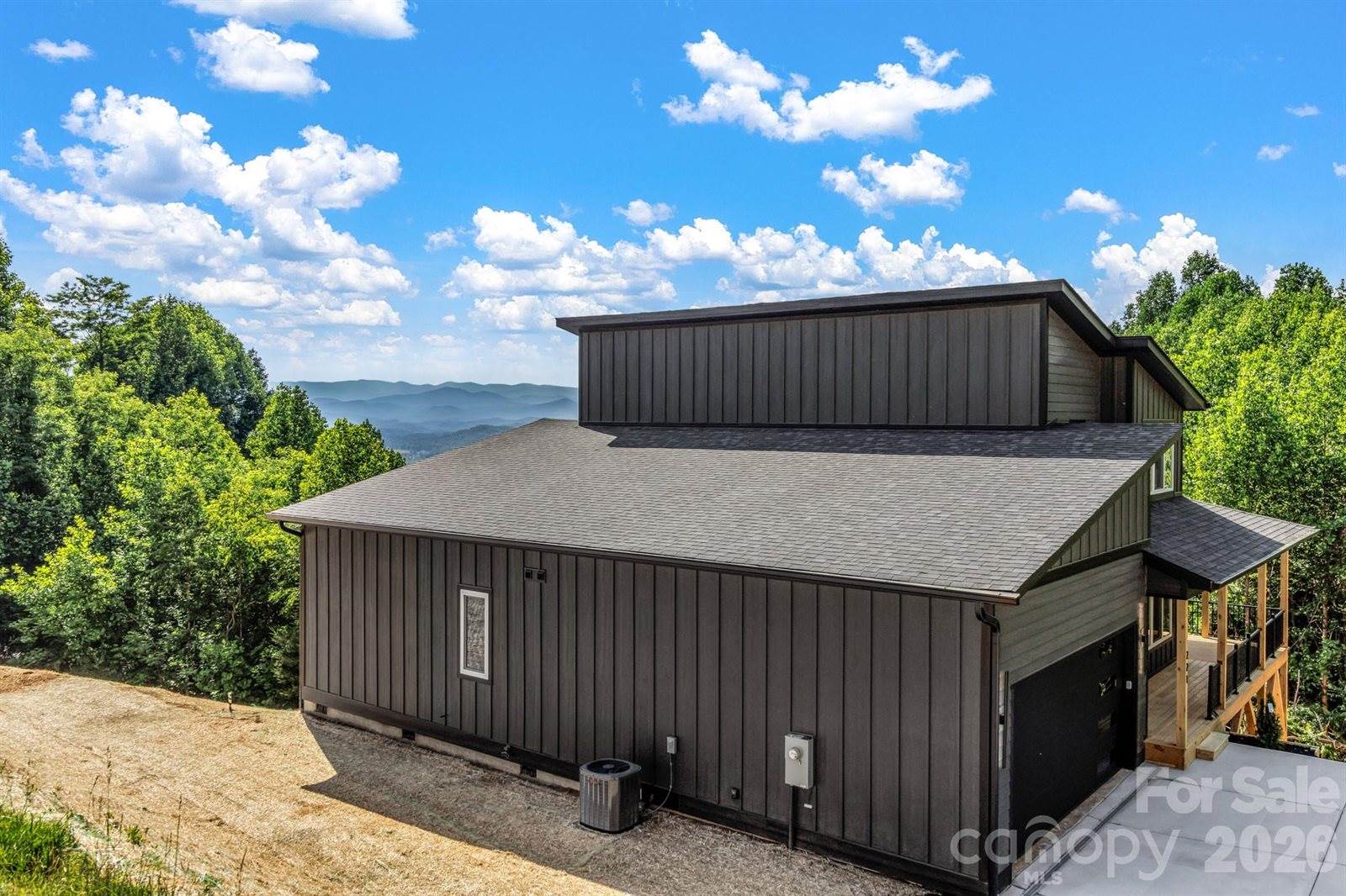 221 Coopers Drive, Hendersonville, NC 28739
