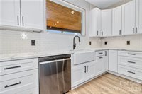 221 Coopers Drive, Hendersonville, NC 28739