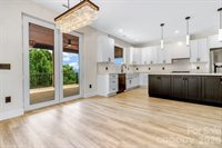 221 Coopers Drive, Hendersonville, NC 28739