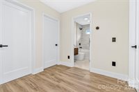 221 Coopers Drive, Hendersonville, NC 28739
