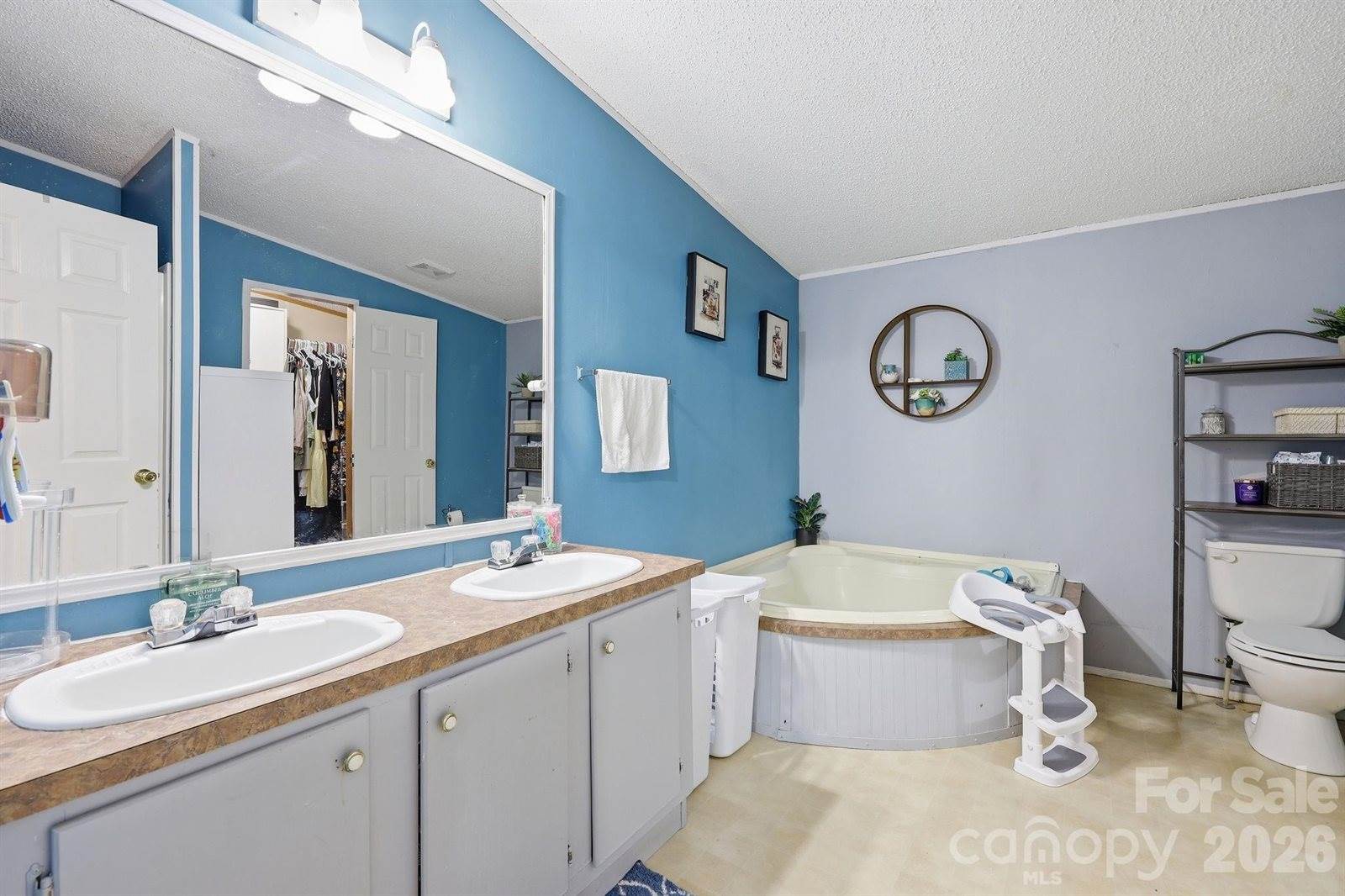 405 Gray Court, Asheville, NC 28806