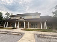 14 Towne Place Drive, Hendersonville, NC 28792