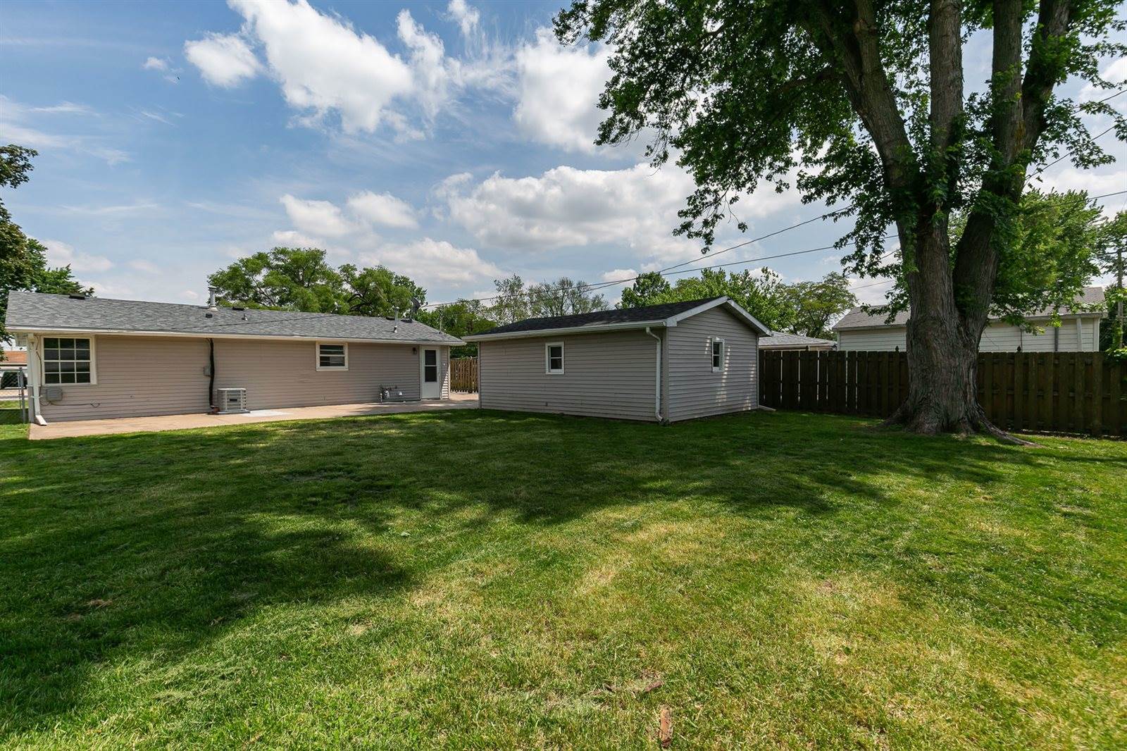 2306 9th Street, Silvis, IL 61282