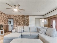 828 Briarlane Road, Del City, OK 73115