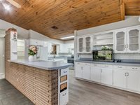 828 Briarlane Road, Del City, OK 73115