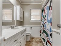 828 Briarlane Road, Del City, OK 73115