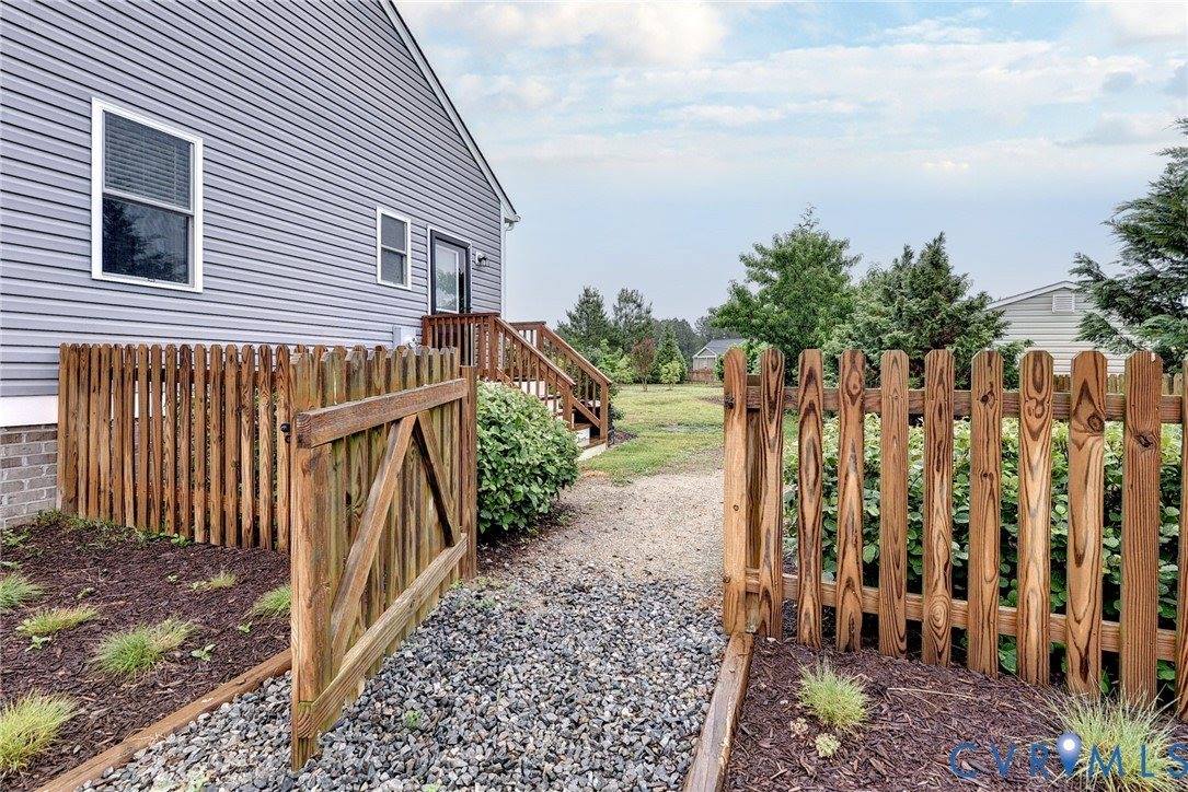 8904 Rock Cedar Road, New Kent, VA 23124