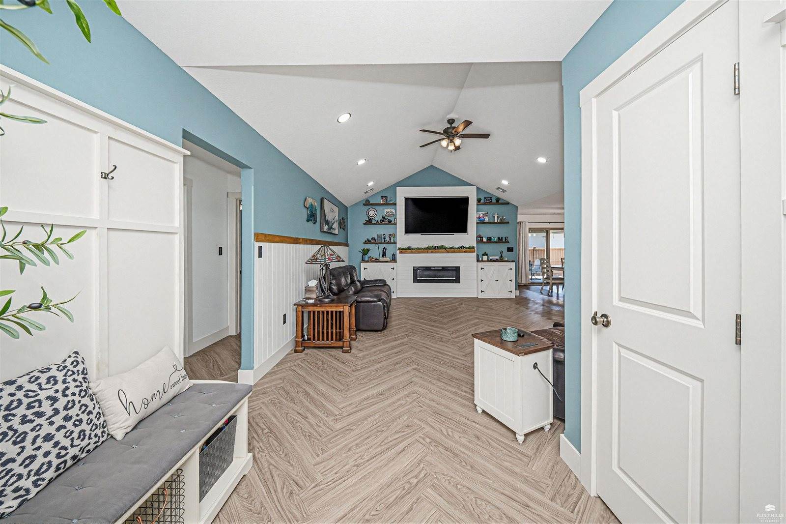 8892 Regina Lane, Manhattan, KS 66502