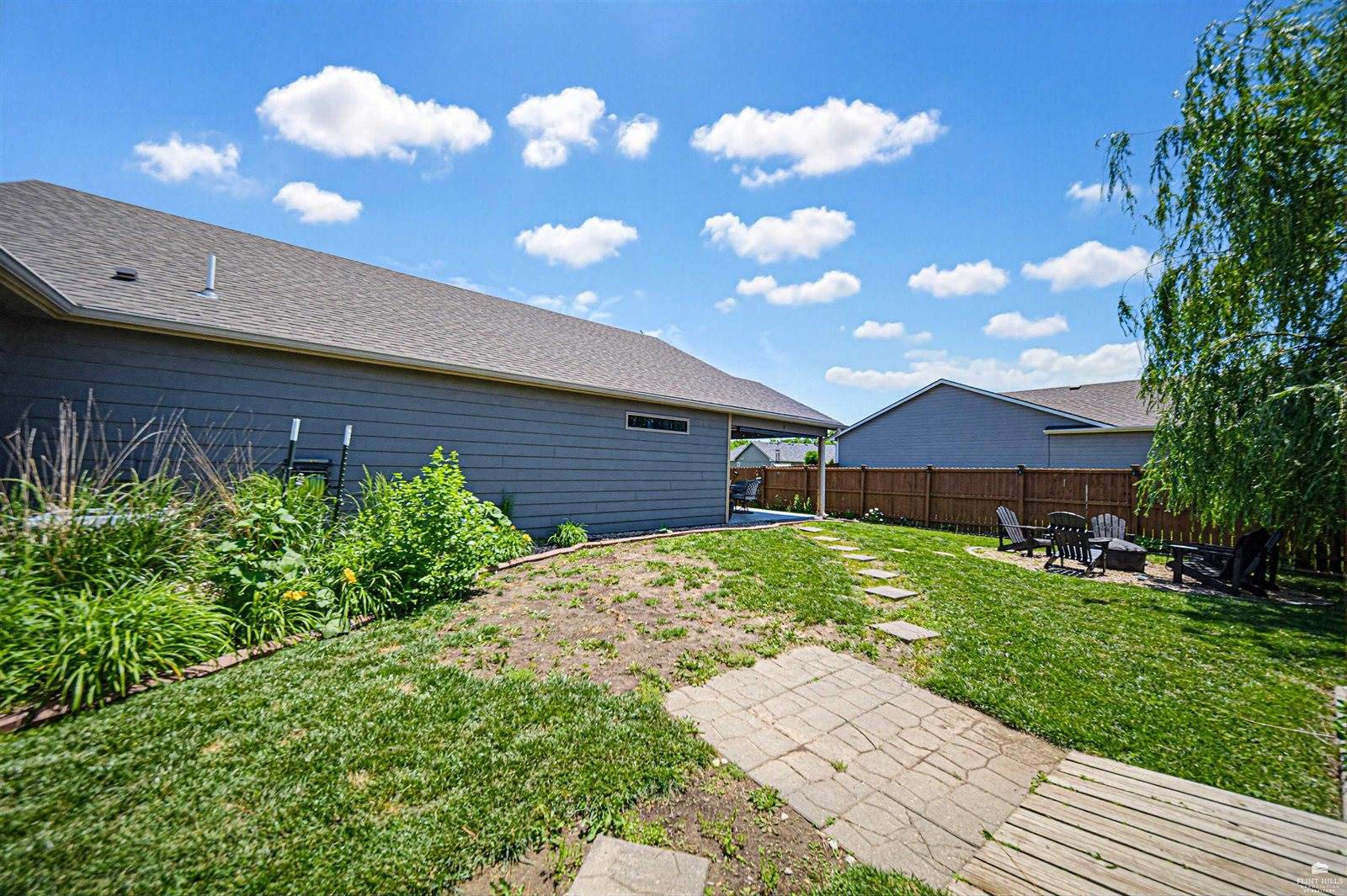 8892 Regina Lane, Manhattan, KS 66502
