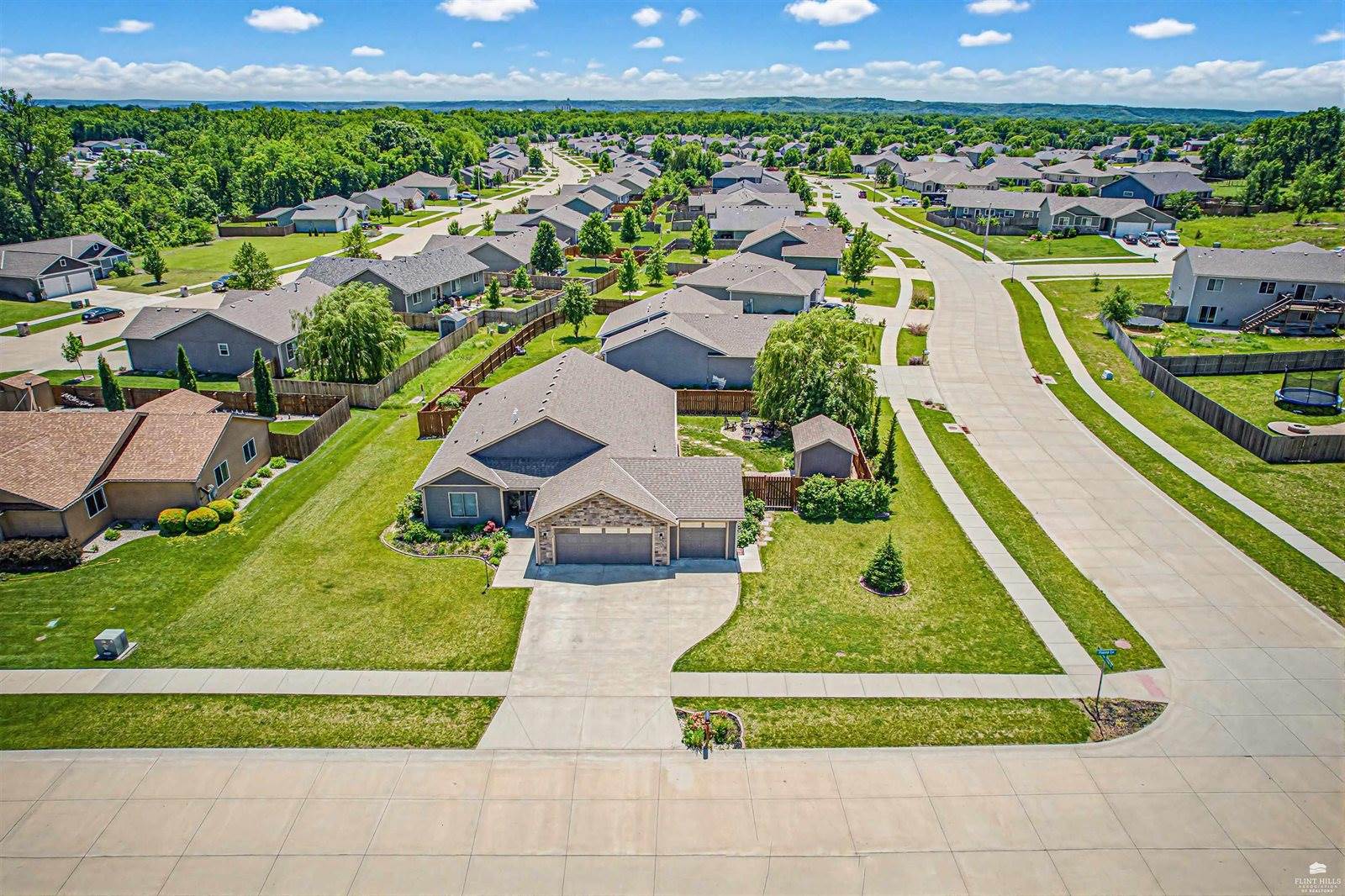 8892 Regina Lane, Manhattan, KS 66502