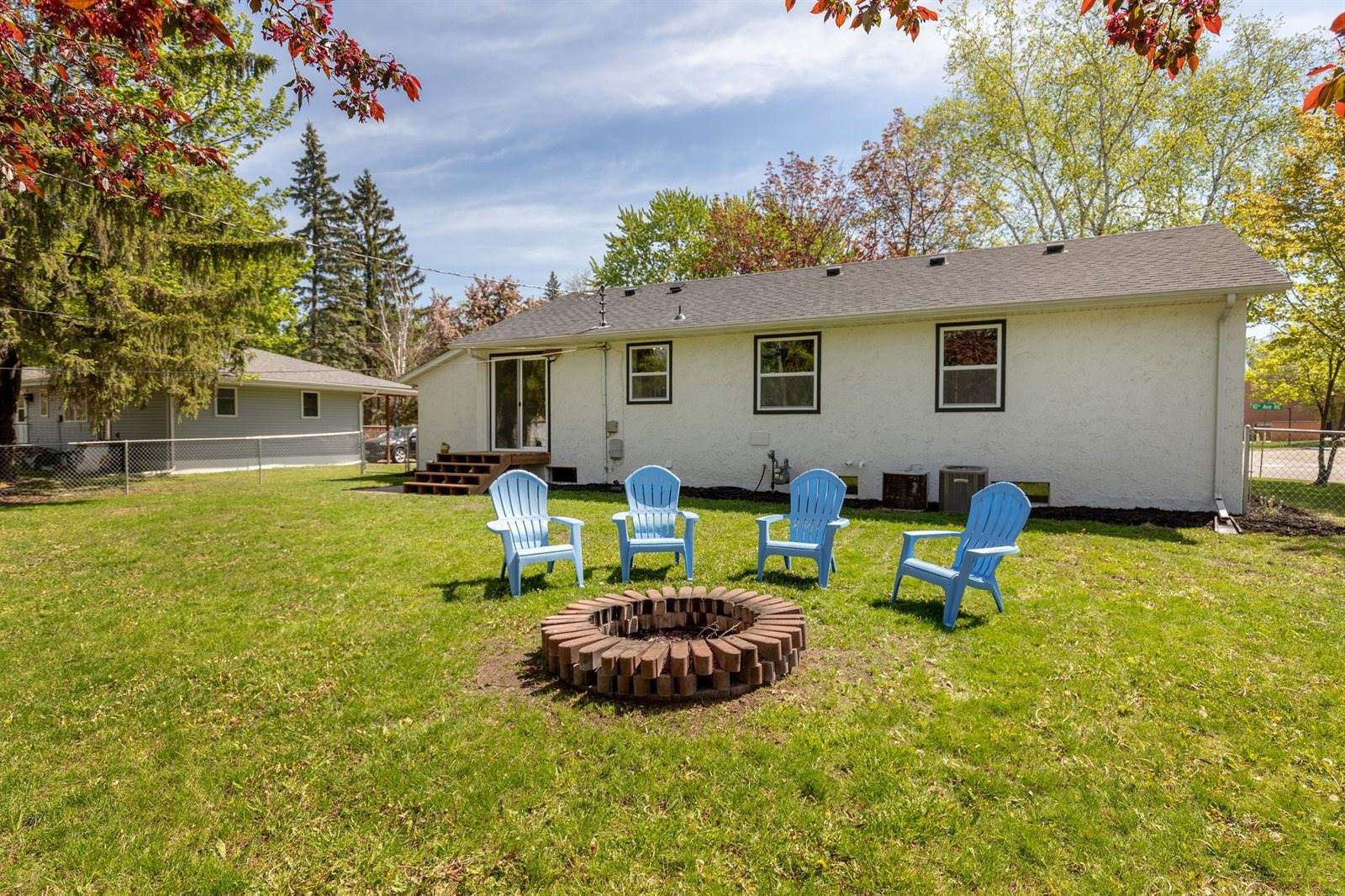 1203 10th Avenue NE, Brainerd, MN 56401