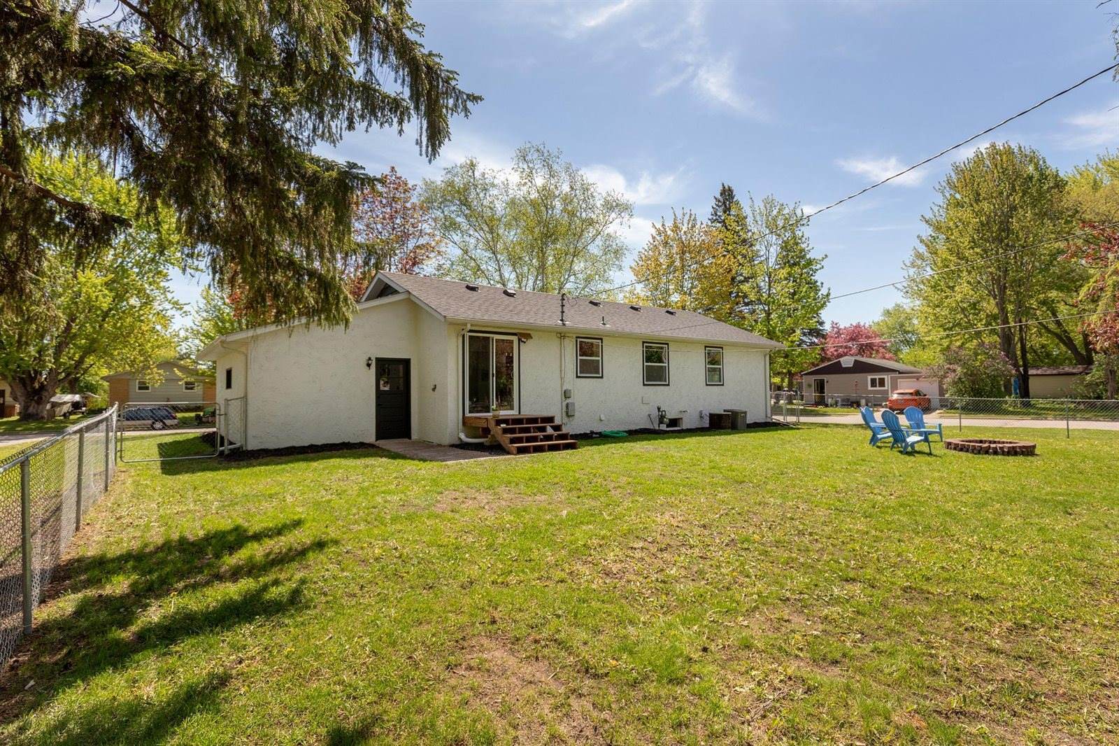 1203 10th Avenue NE, Brainerd, MN 56401