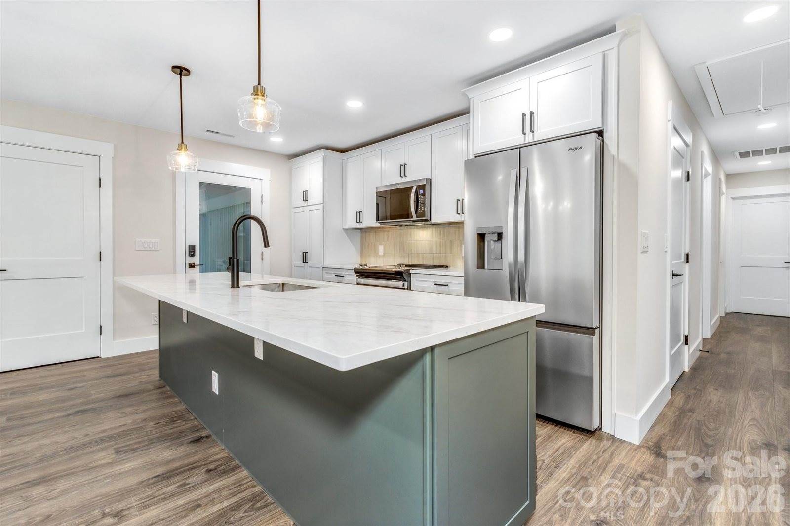 4 Barnes Road, Asheville, NC 28803