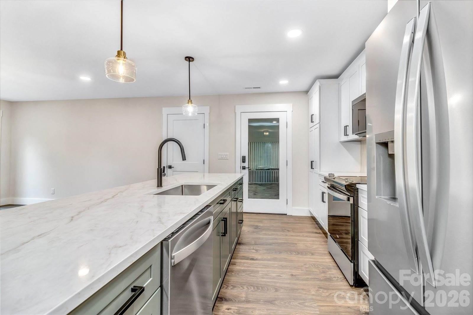 4 Barnes Road, Asheville, NC 28803