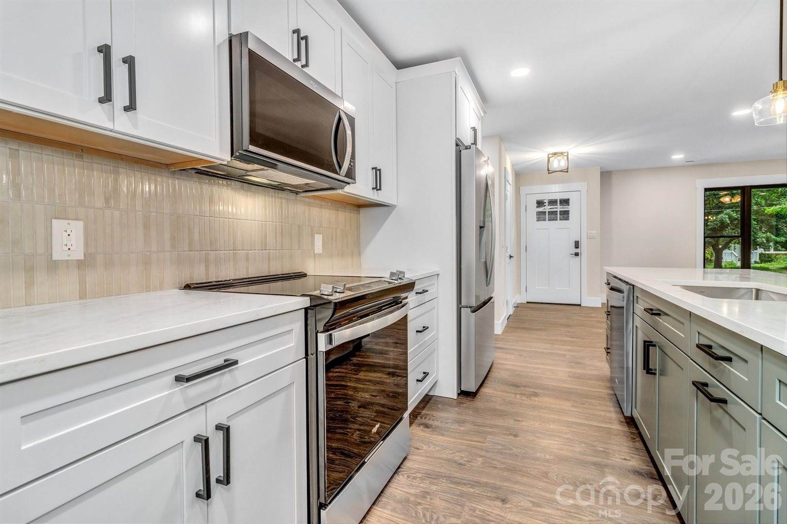 4 Barnes Road, Asheville, NC 28803
