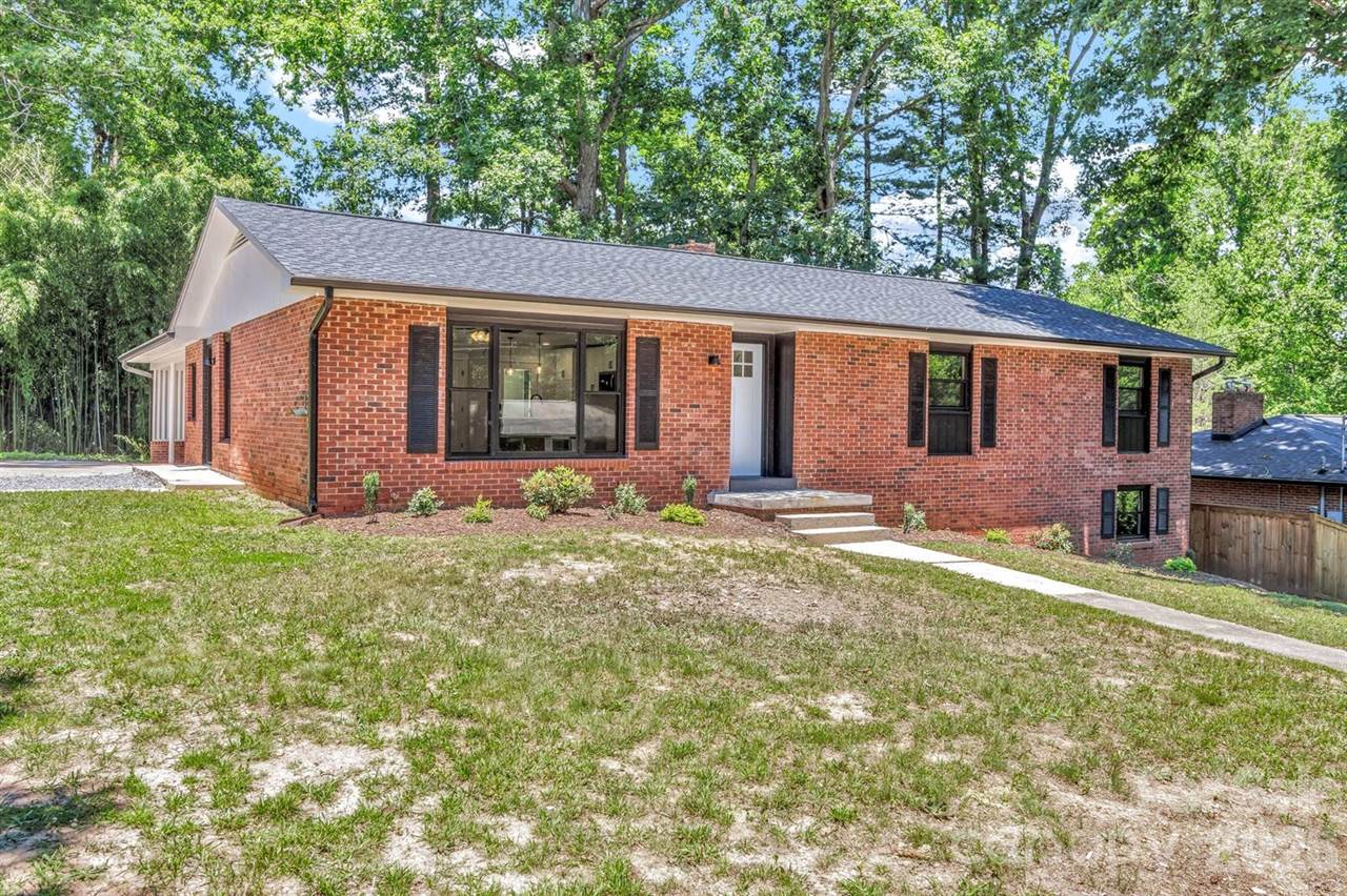 4 Barnes Road, Asheville, NC 28803