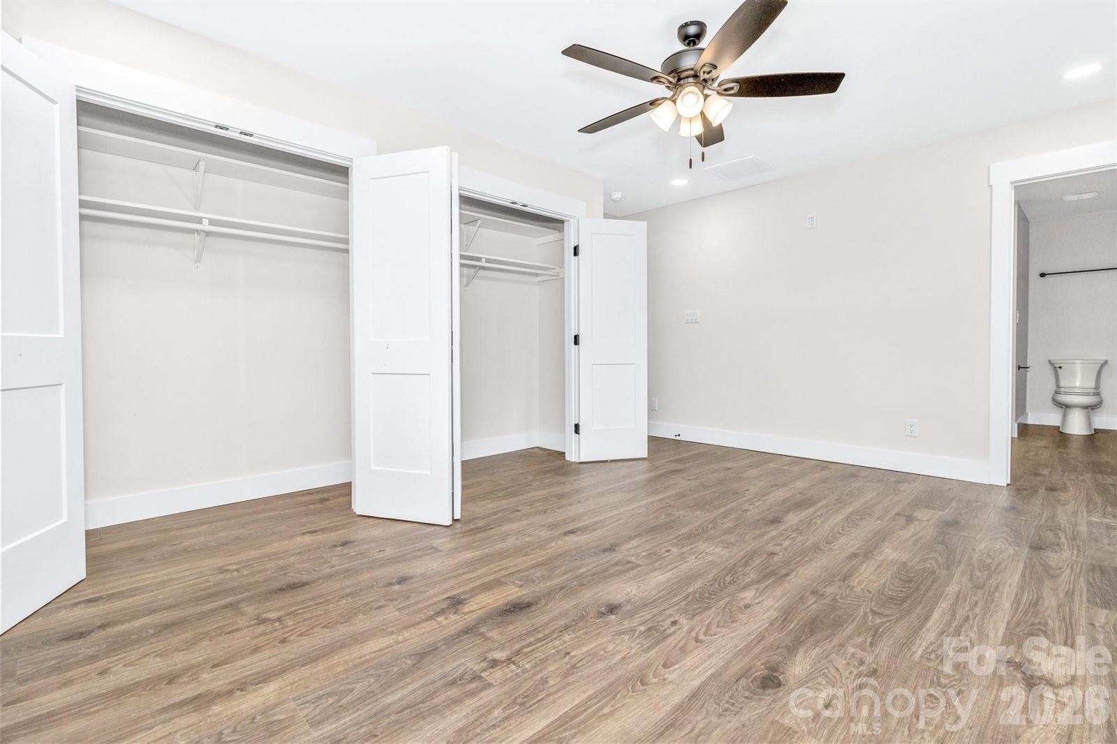 4 Barnes Road, Asheville, NC 28803