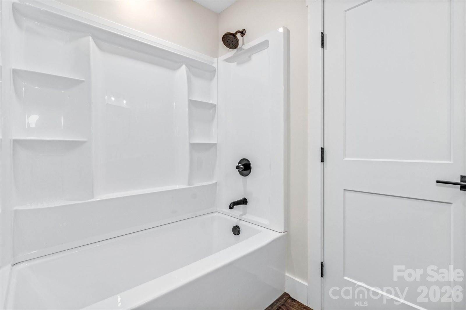 4 Barnes Road, Asheville, NC 28803