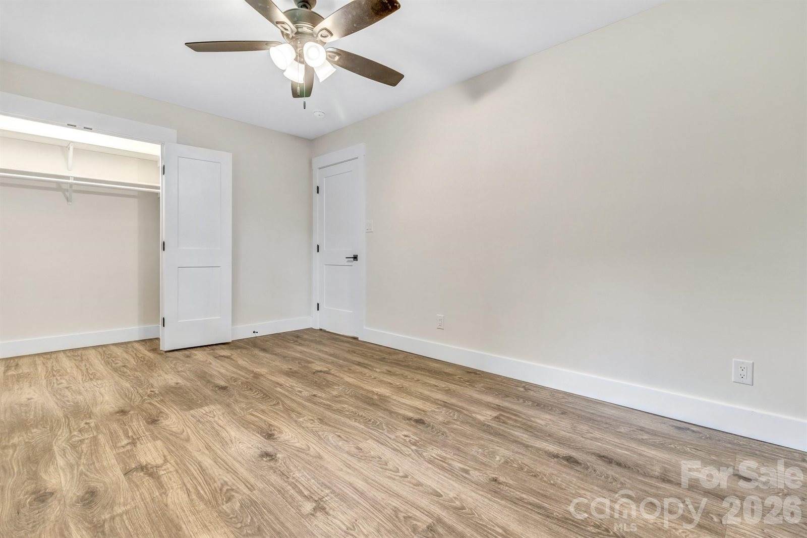 4 Barnes Road, Asheville, NC 28803
