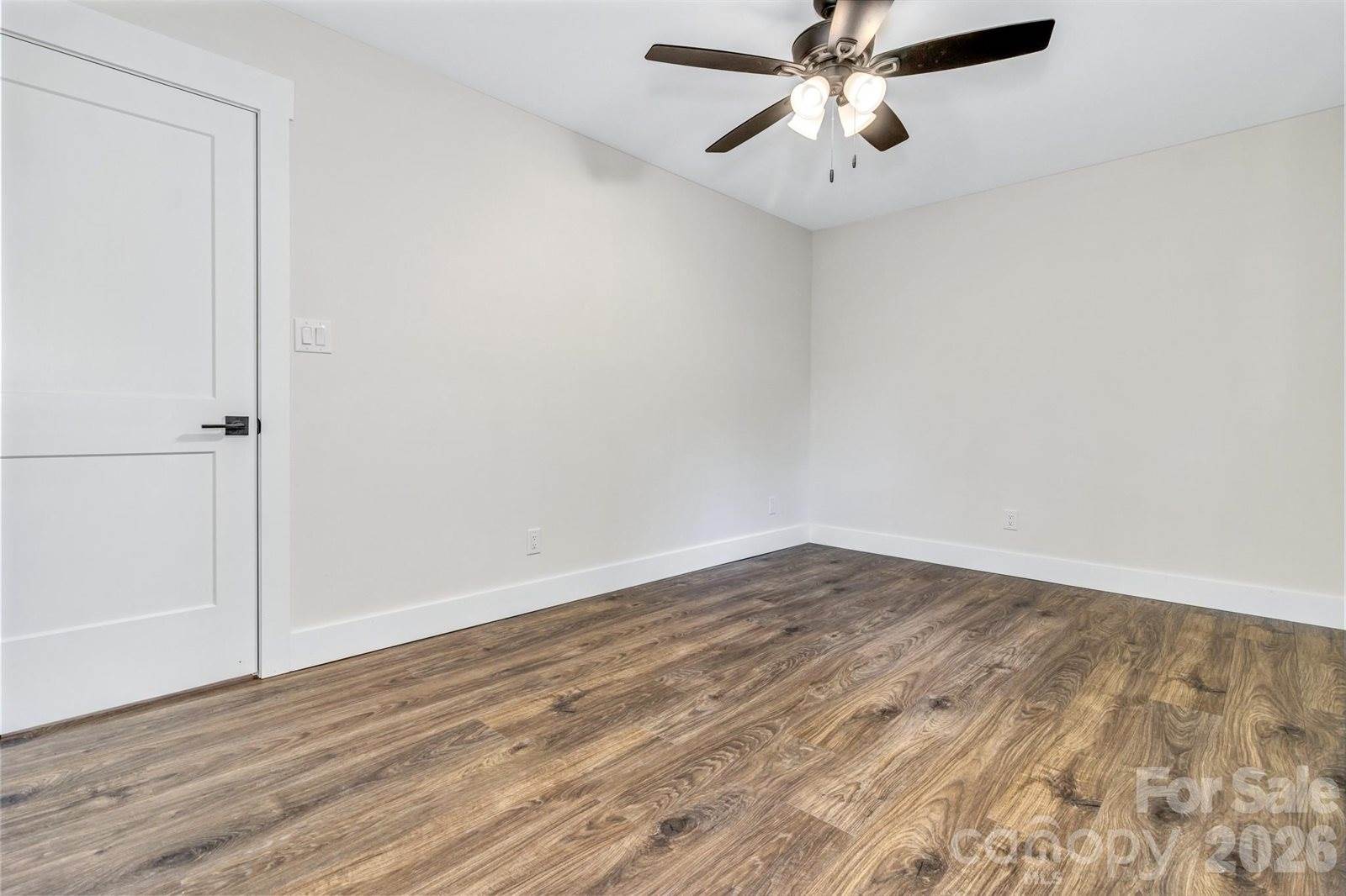 4 Barnes Road, Asheville, NC 28803
