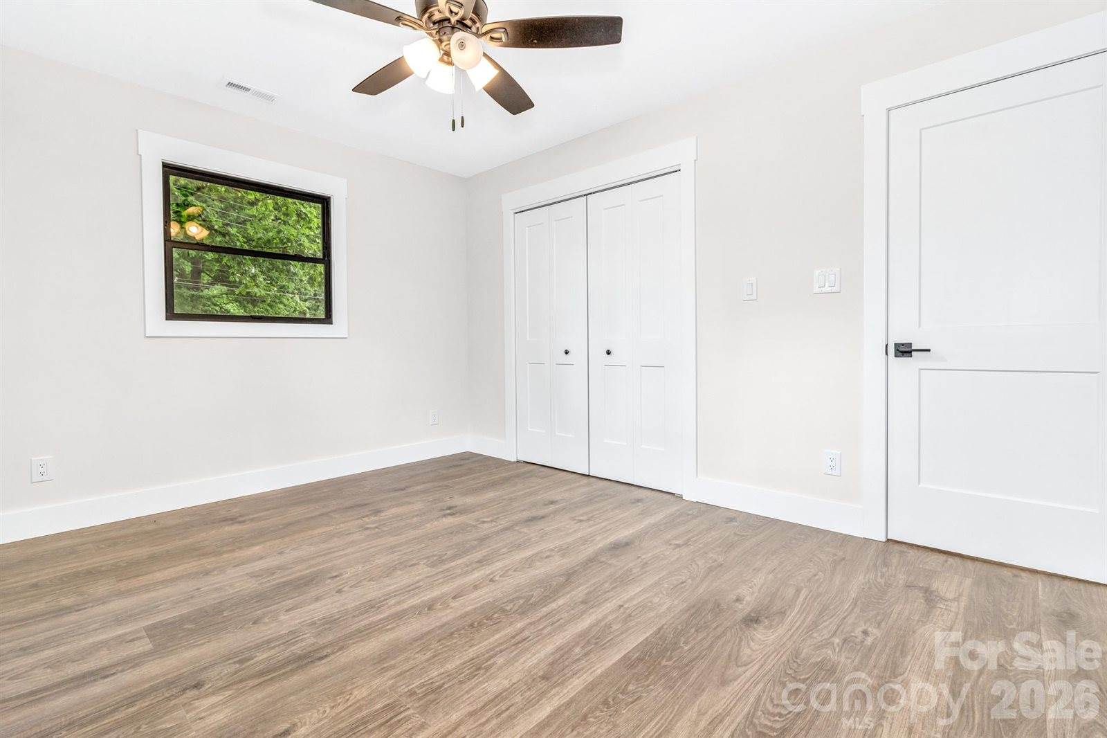 4 Barnes Road, Asheville, NC 28803